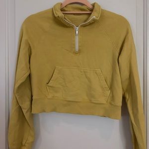 BRANDY MELVILLE CROPPED SWEATER